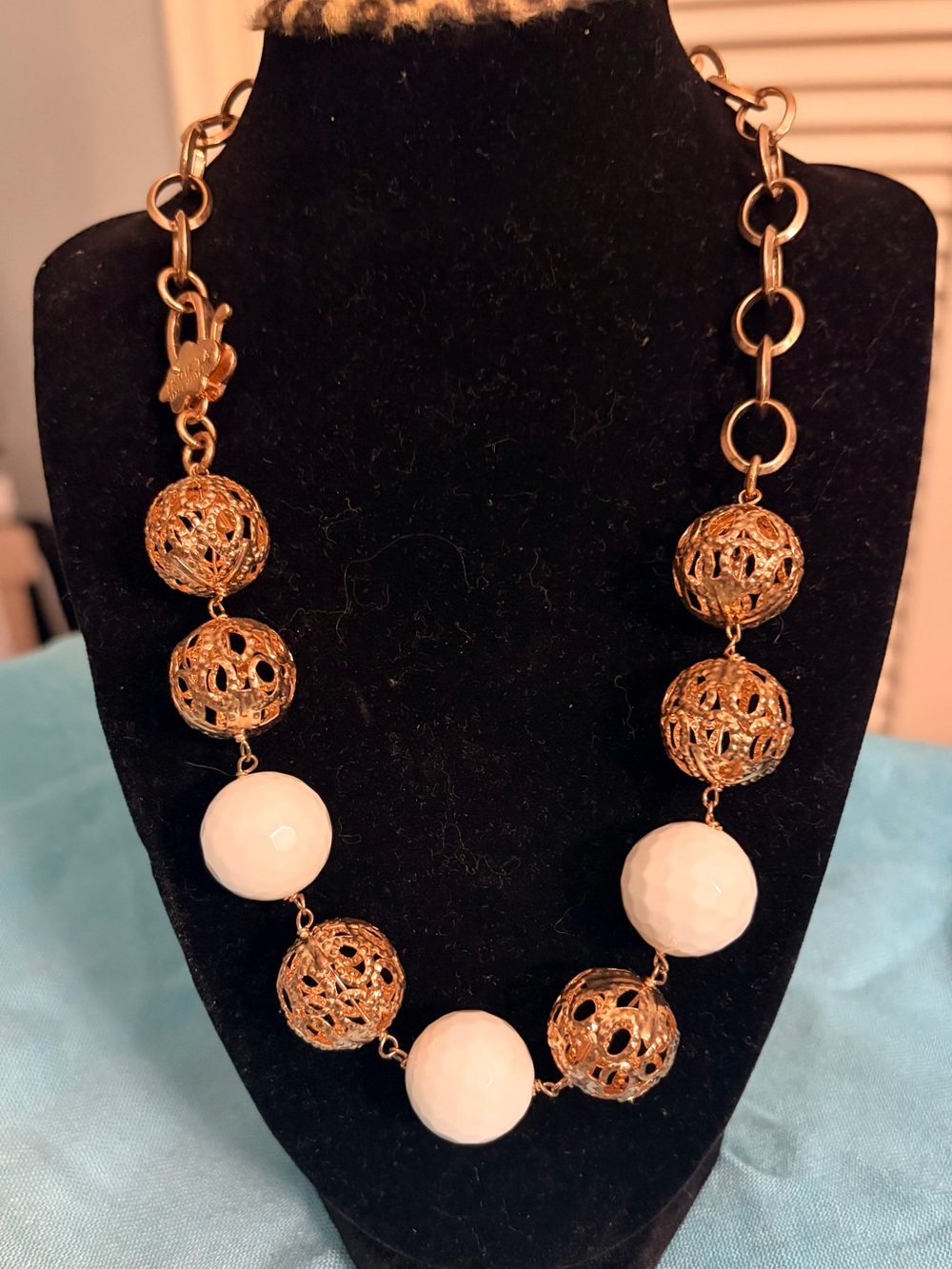 Invicta White Agate Rose Gold Necklace